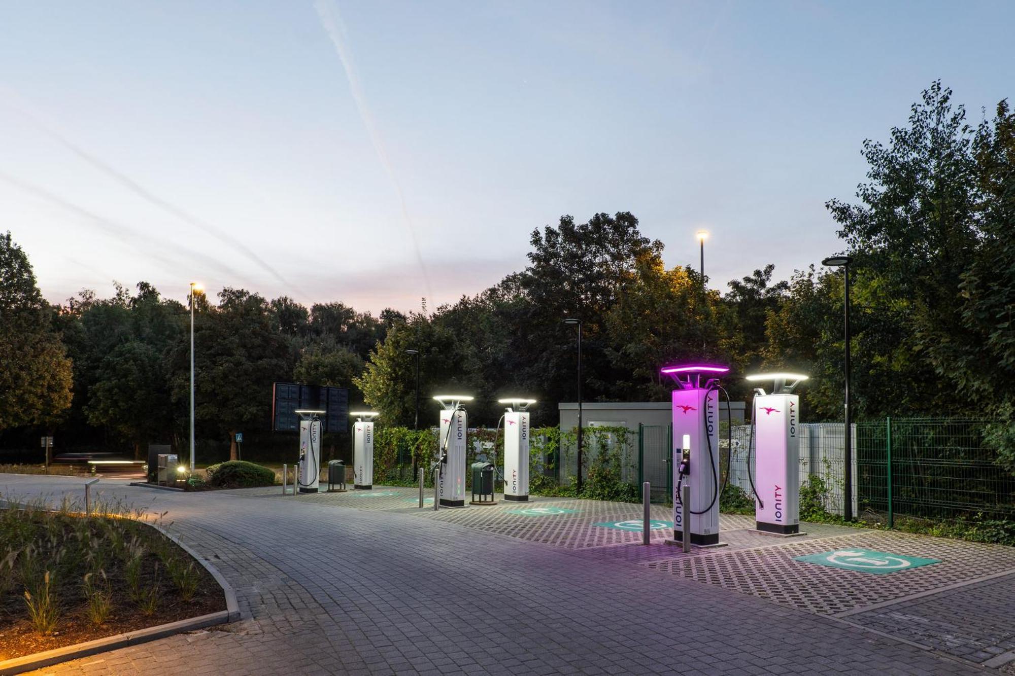 Voco Brussels City North By Ihg Vilvoorde Exteriör bild